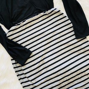 Knee length bodycon striped skirt